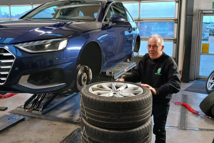 Kim Gadeberg arbejder hos D&aelig;kpartner Kolding